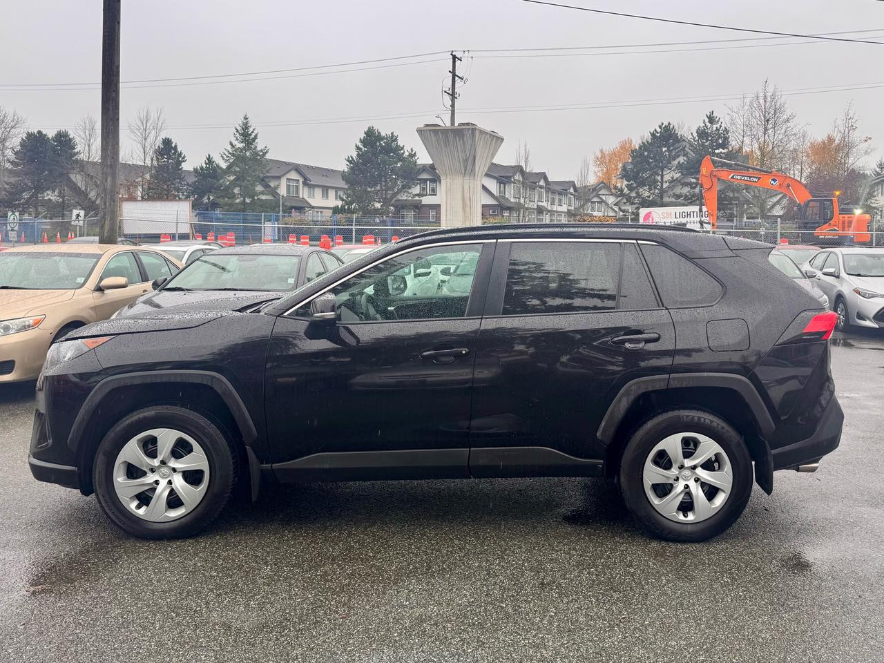 2021 Toyota RAV4 LE FINANCING AVAILABLE Photo8