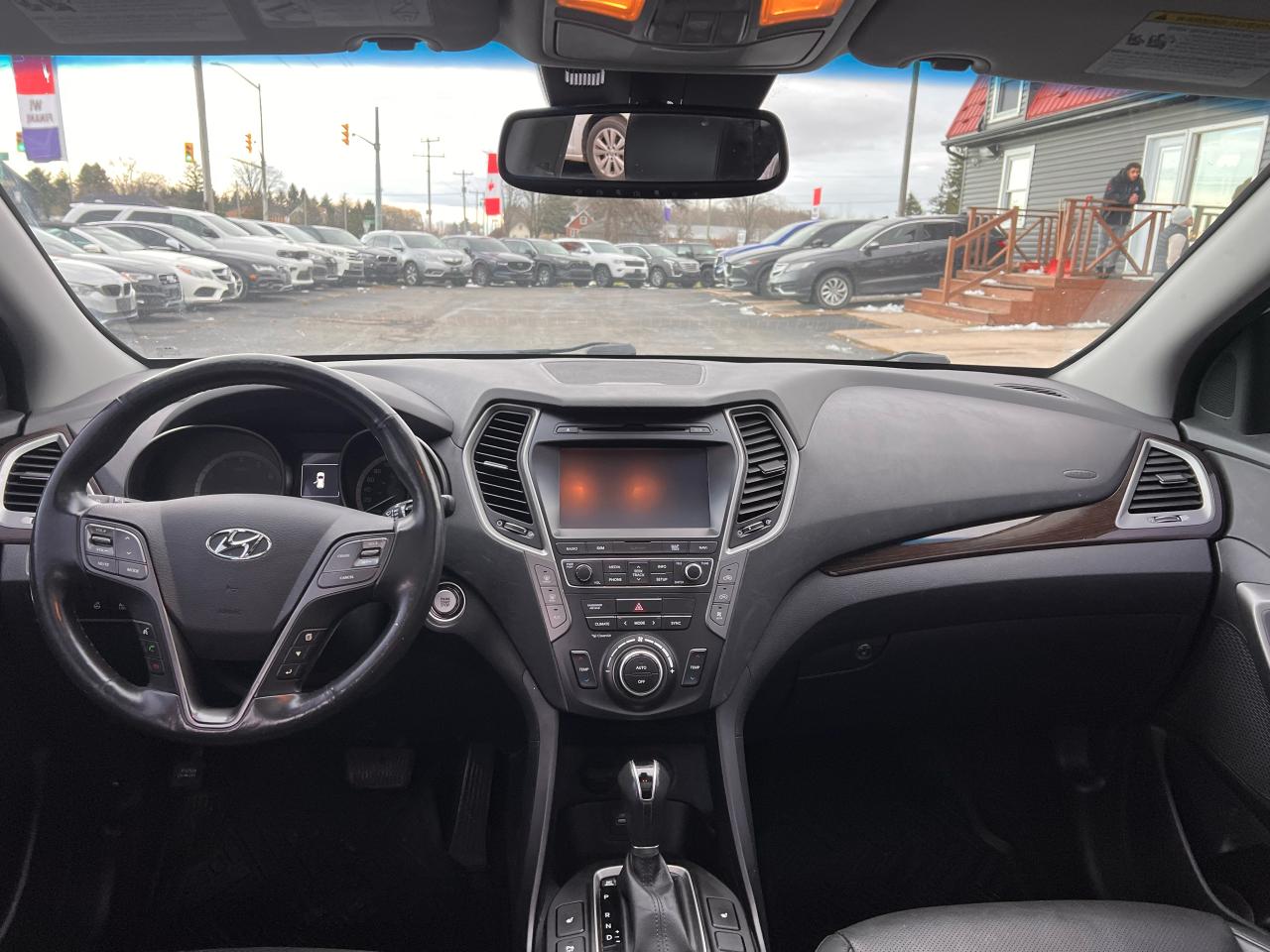 2017 Hyundai Santa Fe XL Luxury Photo