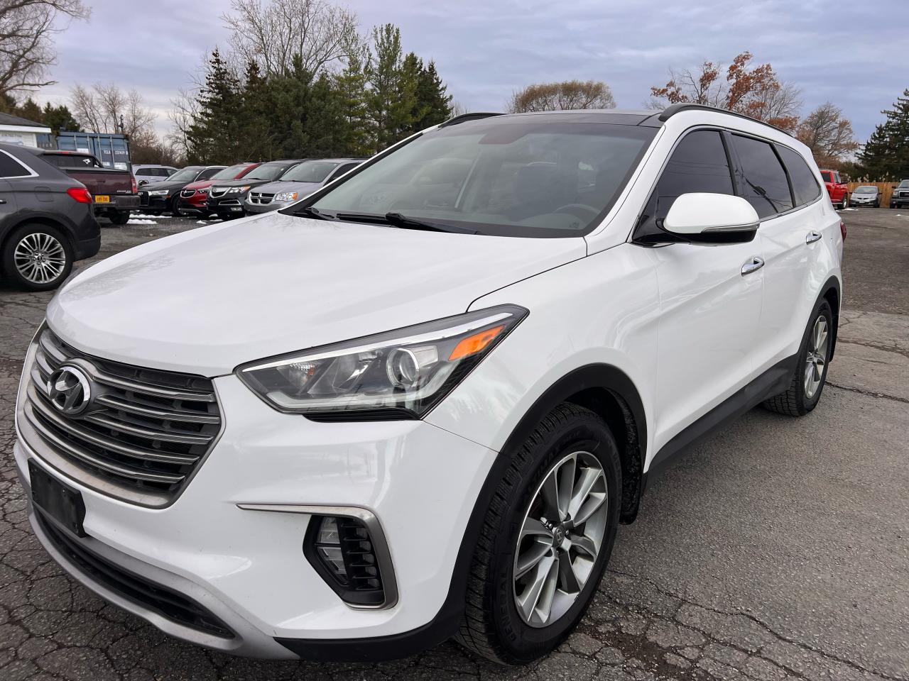 2017 Hyundai Santa Fe XL Luxury Photo