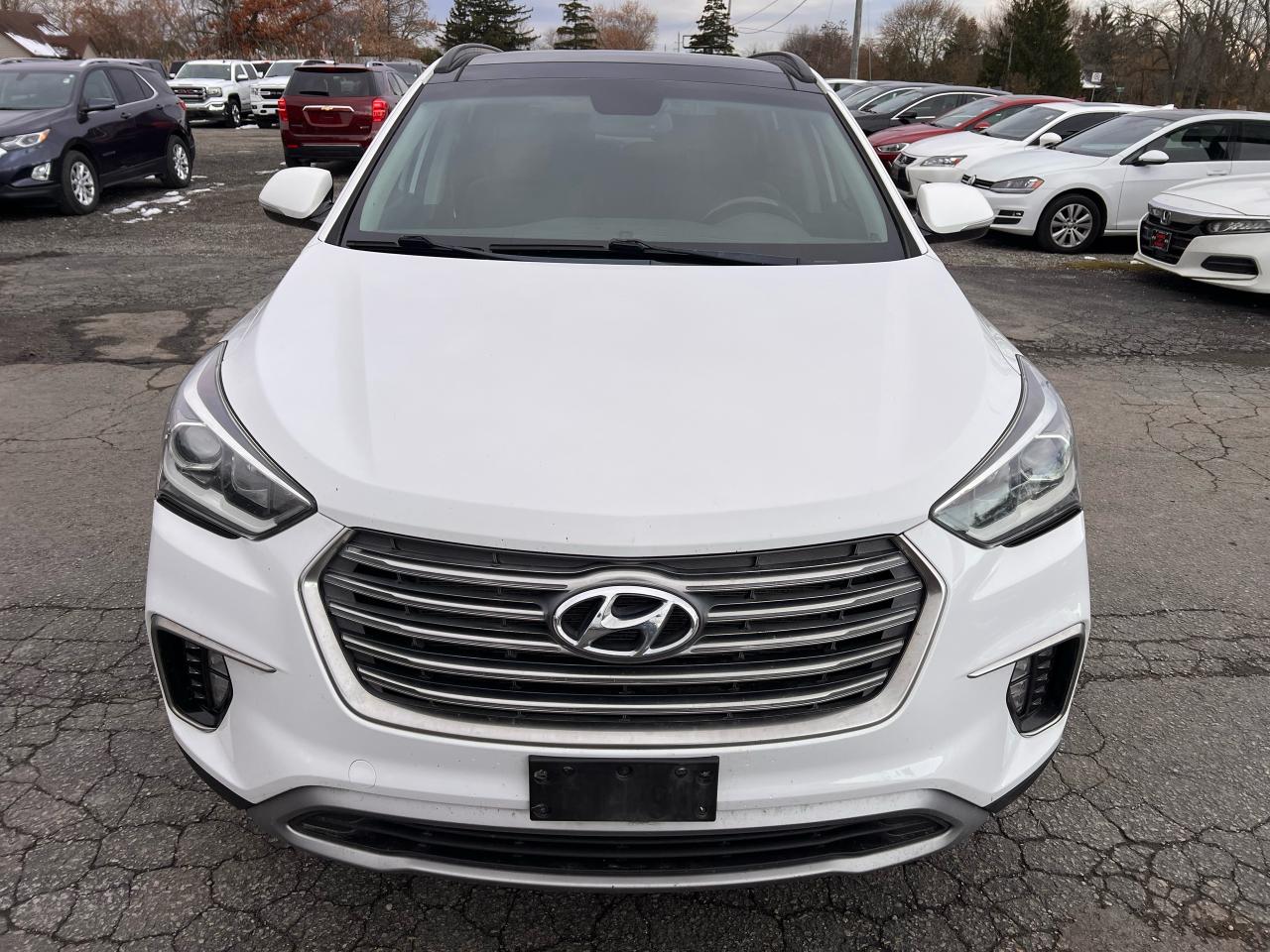 2017 Hyundai Santa Fe XL Luxury Photo