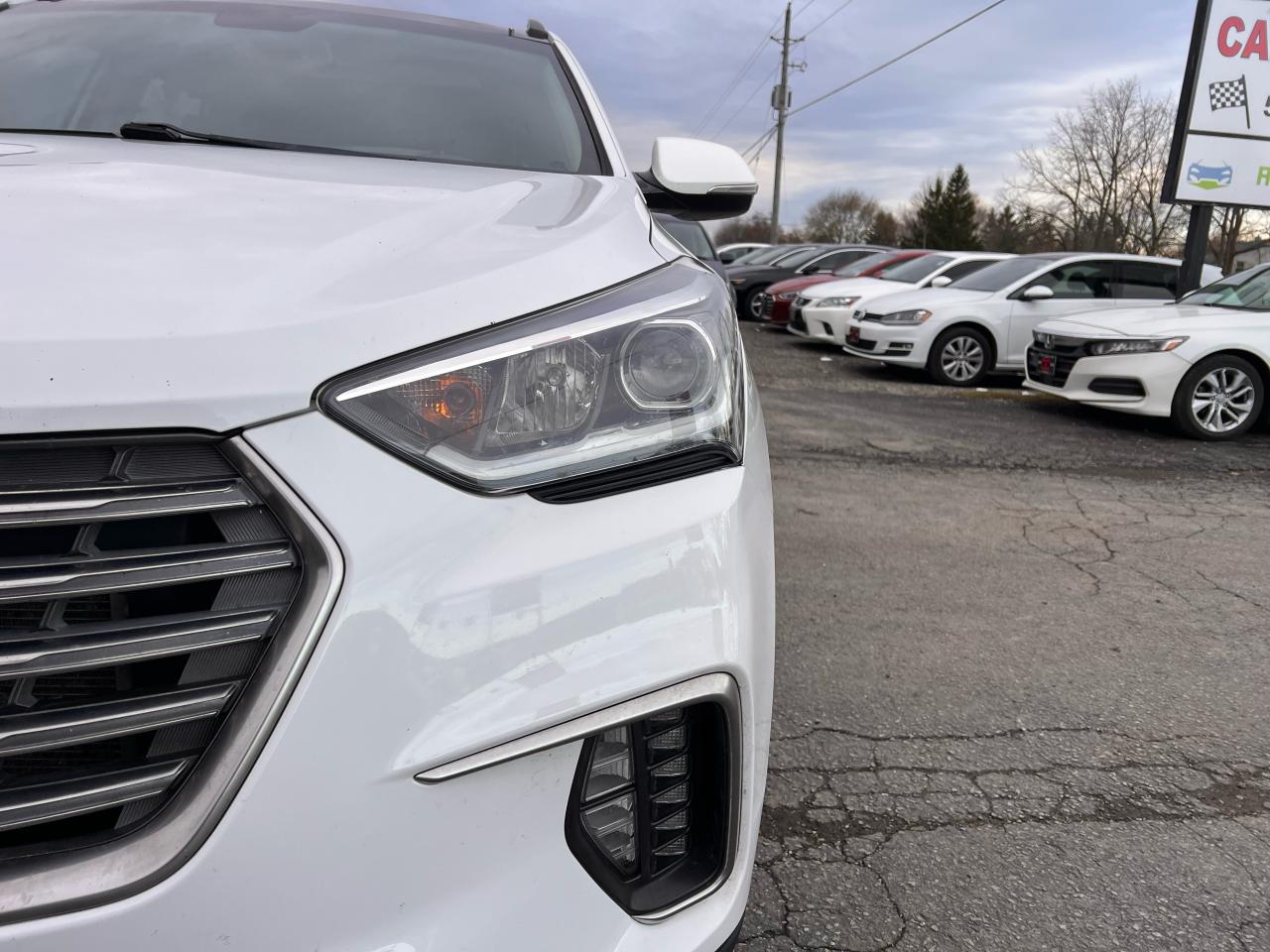 2017 Hyundai Santa Fe XL Luxury Photo