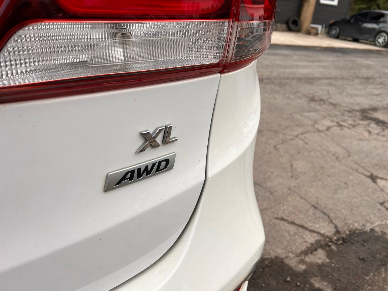 2017 Hyundai Santa Fe XL Luxury Photo