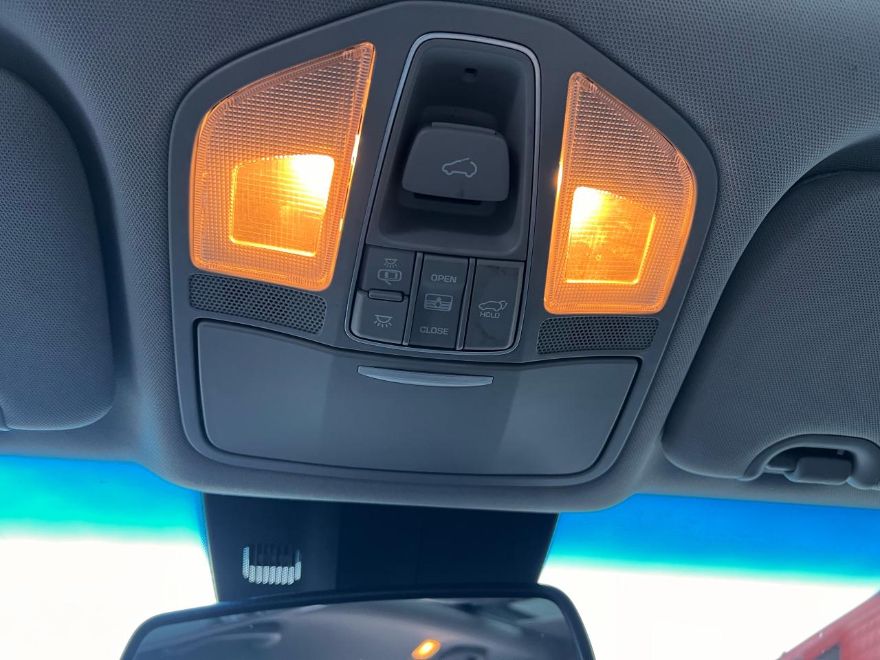 2017 Hyundai Santa Fe XL Luxury Photo