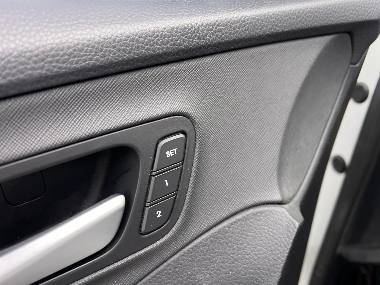 2017 Hyundai Santa Fe XL Luxury Photo