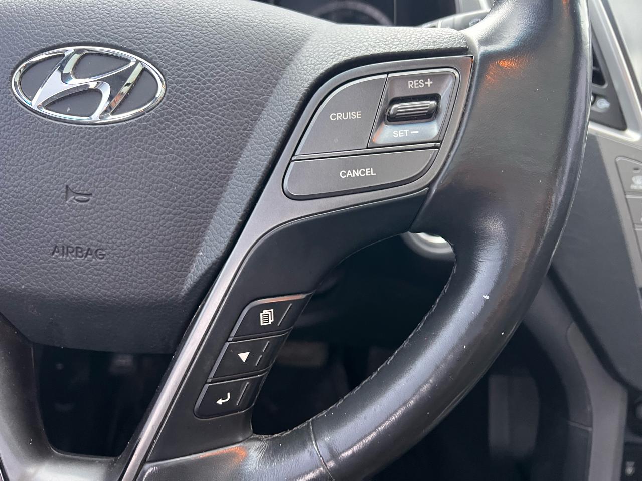 2017 Hyundai Santa Fe XL Luxury Photo