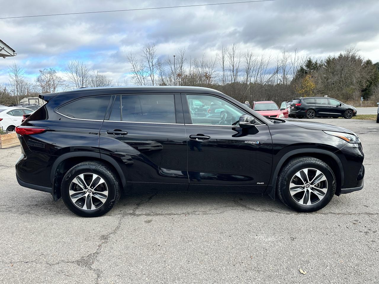 2021 Toyota Highlander HybridXLE AWD HTD-LTHR Sunroof XM BackupCam 8Pass Photo4