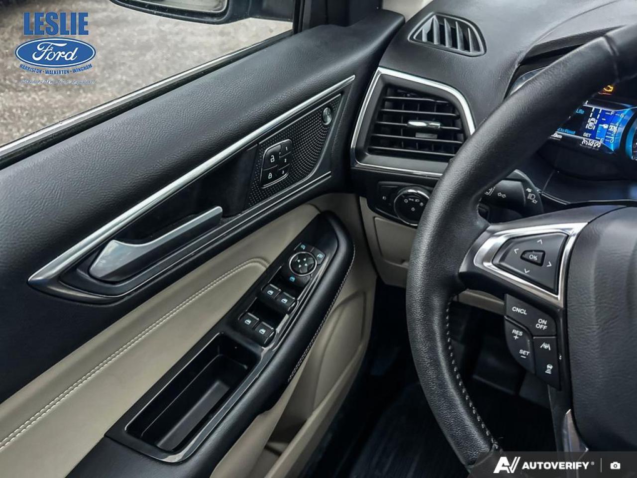 2020 Ford Edge Titanium AWD Photo