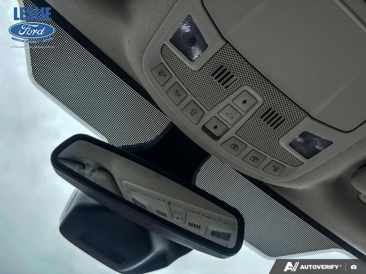 2020 Ford Edge Titanium AWD Photo