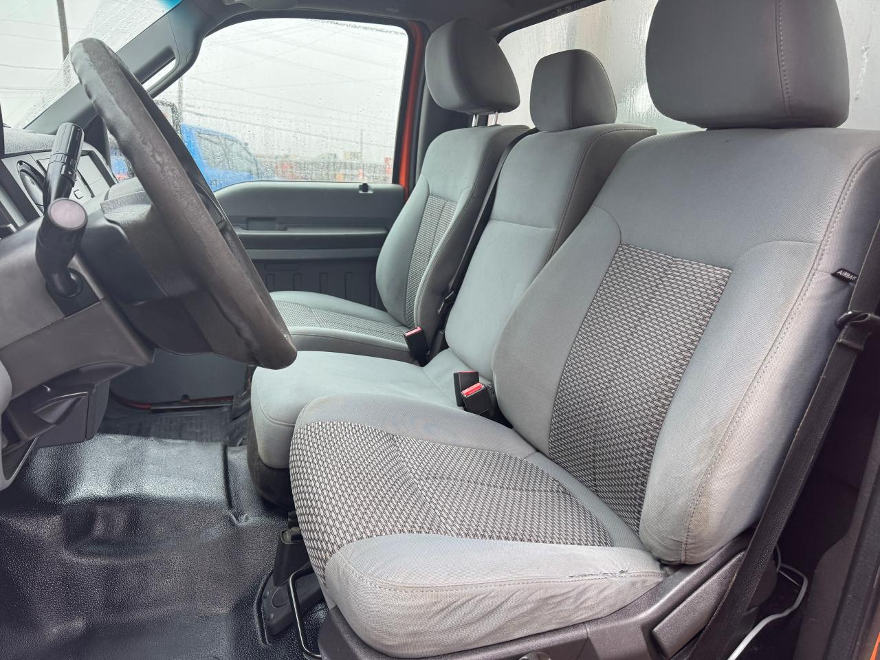 2013 Ford SUPER DUTY F-450 DRW XL 2WD 201" WB Chassis with 16' Flatbed - Photo #24