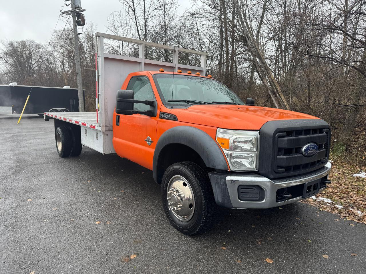 2013 Ford SUPER DUTY F-450 DRW XL 2WD 201" WB Chassis with 16' Flatbed - Photo #3