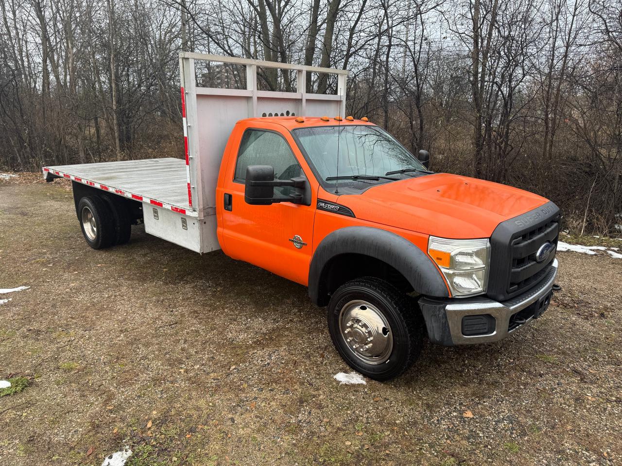 2013 Ford SUPER DUTY F-450 DRW XL 2WD 201" WB Chassis with 16' Flatbed