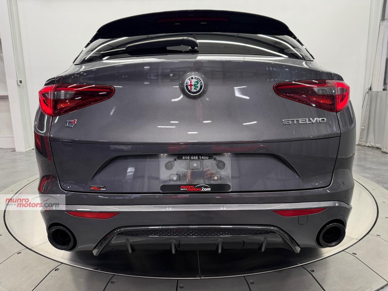 2022 Alfa Romeo Stelvio Veloce AWD Photo