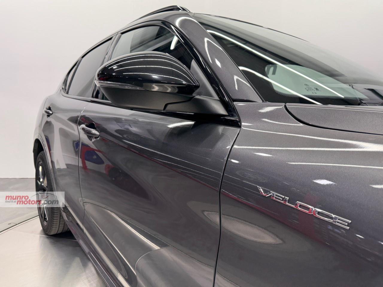 2022 Alfa Romeo Stelvio Veloce AWD Photo