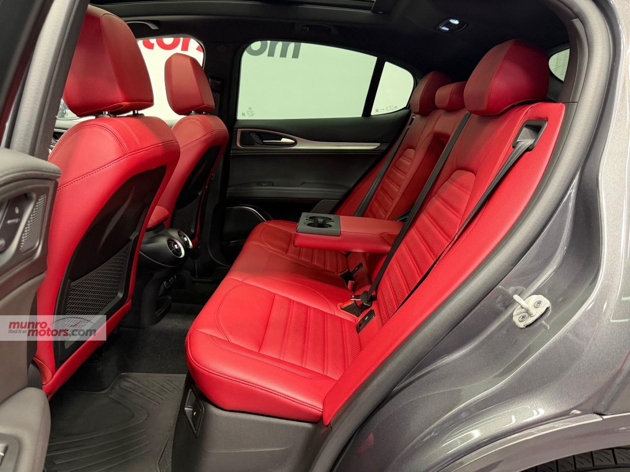 2022 Alfa Romeo Stelvio Veloce AWD Photo