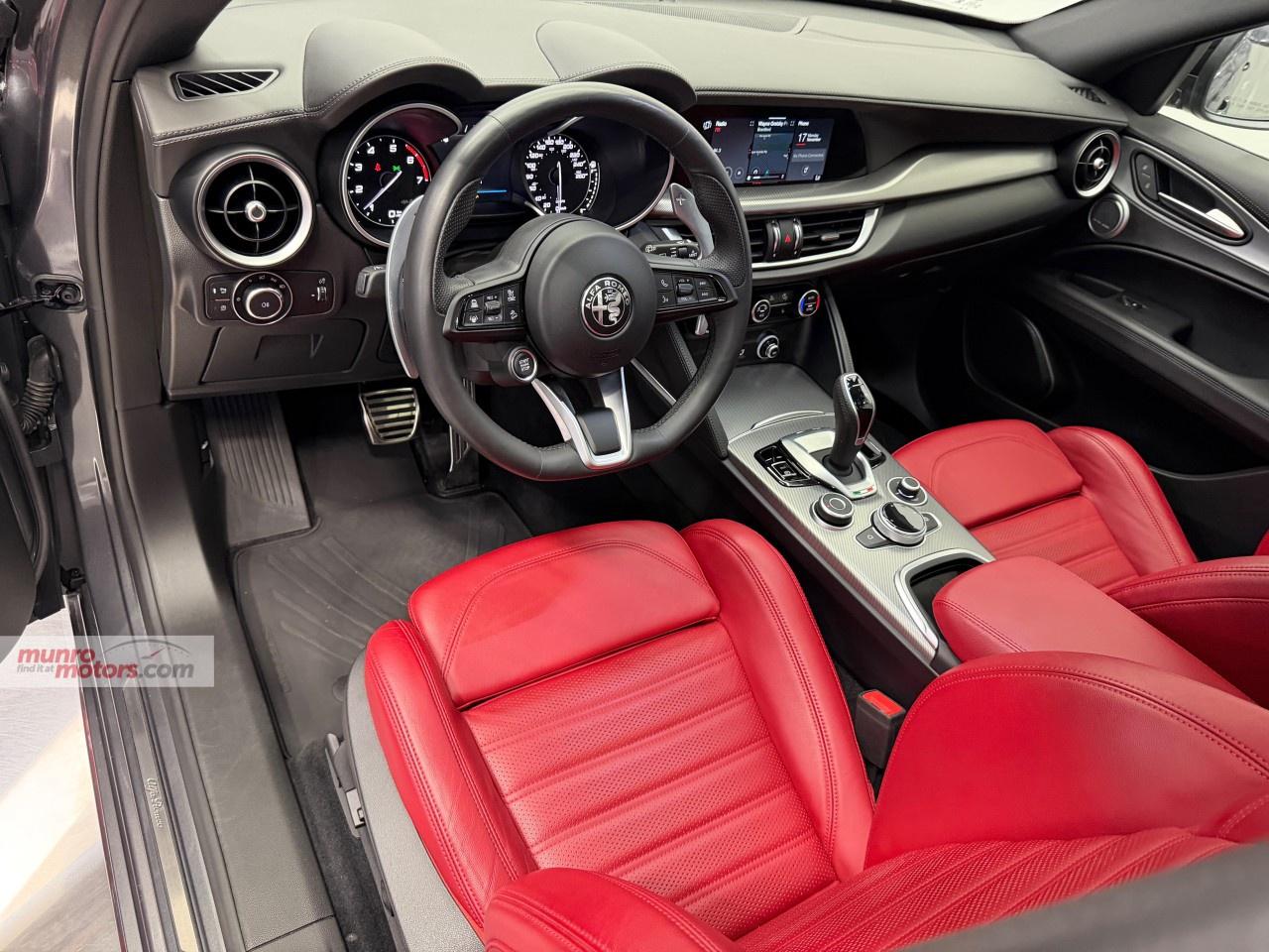 2022 Alfa Romeo Stelvio Veloce AWD Photo