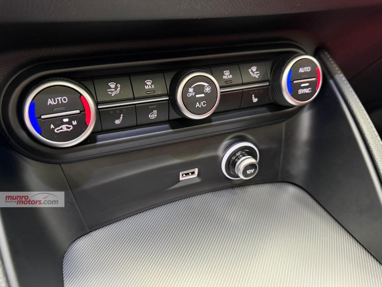 2022 Alfa Romeo Stelvio Veloce AWD Photo