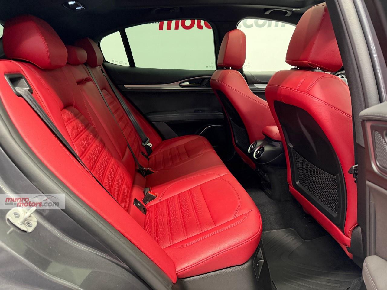 2022 Alfa Romeo Stelvio Veloce AWD Photo