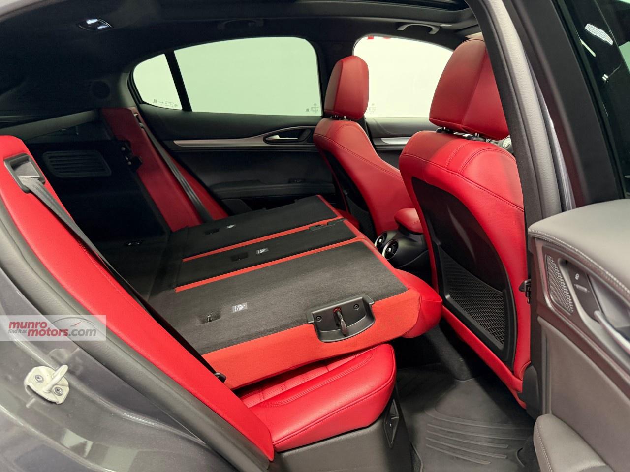 2022 Alfa Romeo Stelvio Veloce AWD Photo