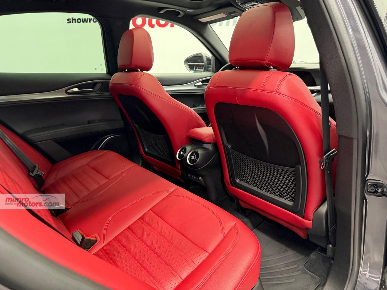 2022 Alfa Romeo Stelvio Veloce AWD Photo