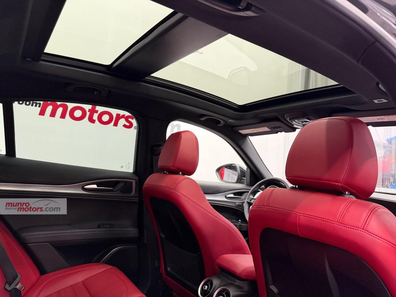 2022 Alfa Romeo Stelvio Veloce AWD Photo