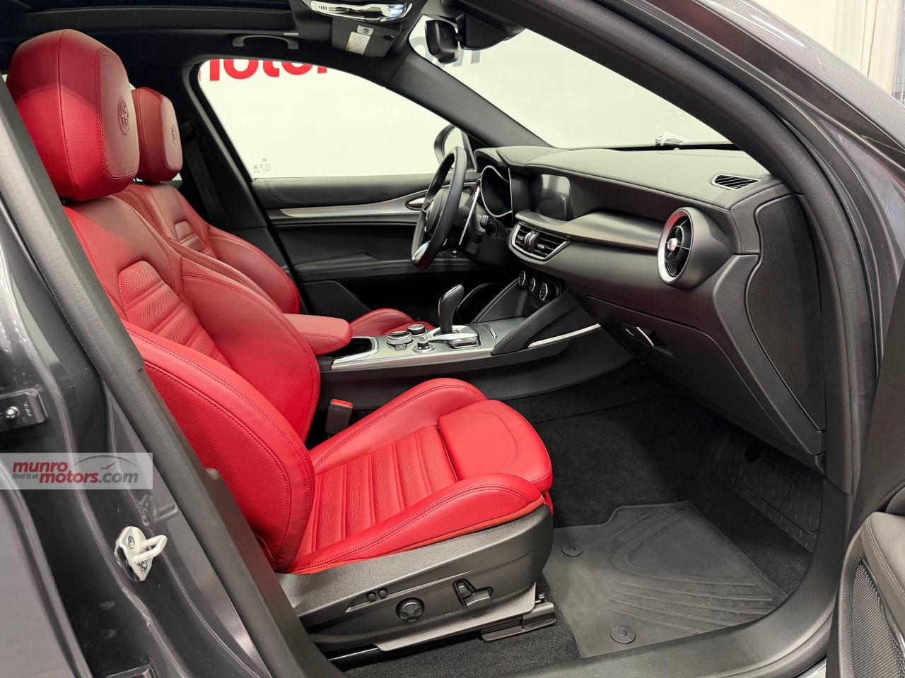 2022 Alfa Romeo Stelvio Veloce AWD Photo