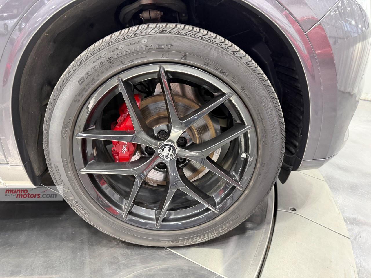 2022 Alfa Romeo Stelvio Veloce AWD Photo