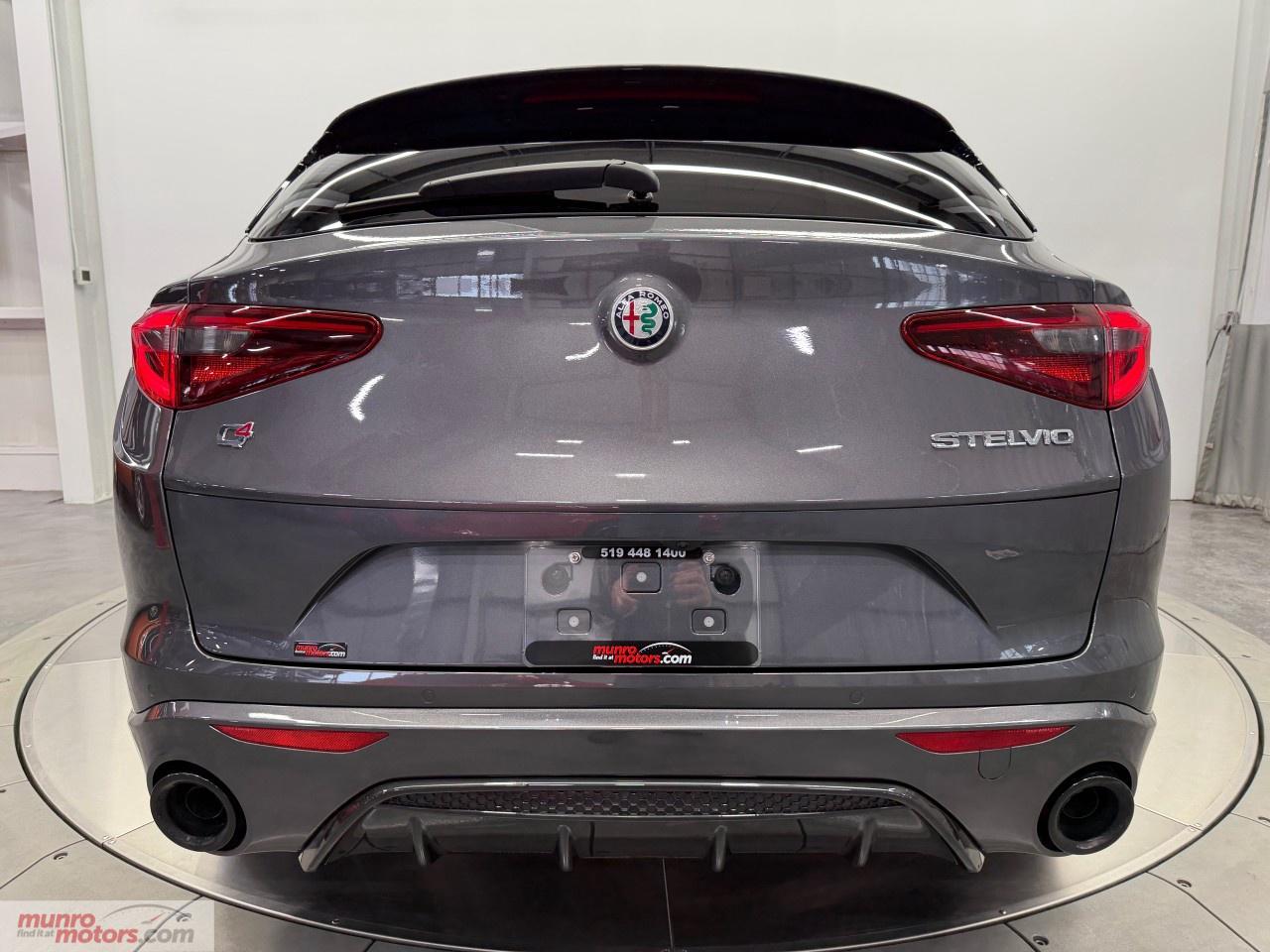 2022 Alfa Romeo Stelvio Veloce AWD Photo