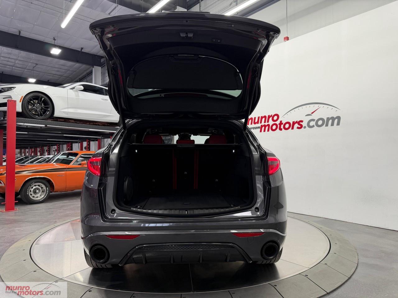 2022 Alfa Romeo Stelvio Veloce AWD Photo