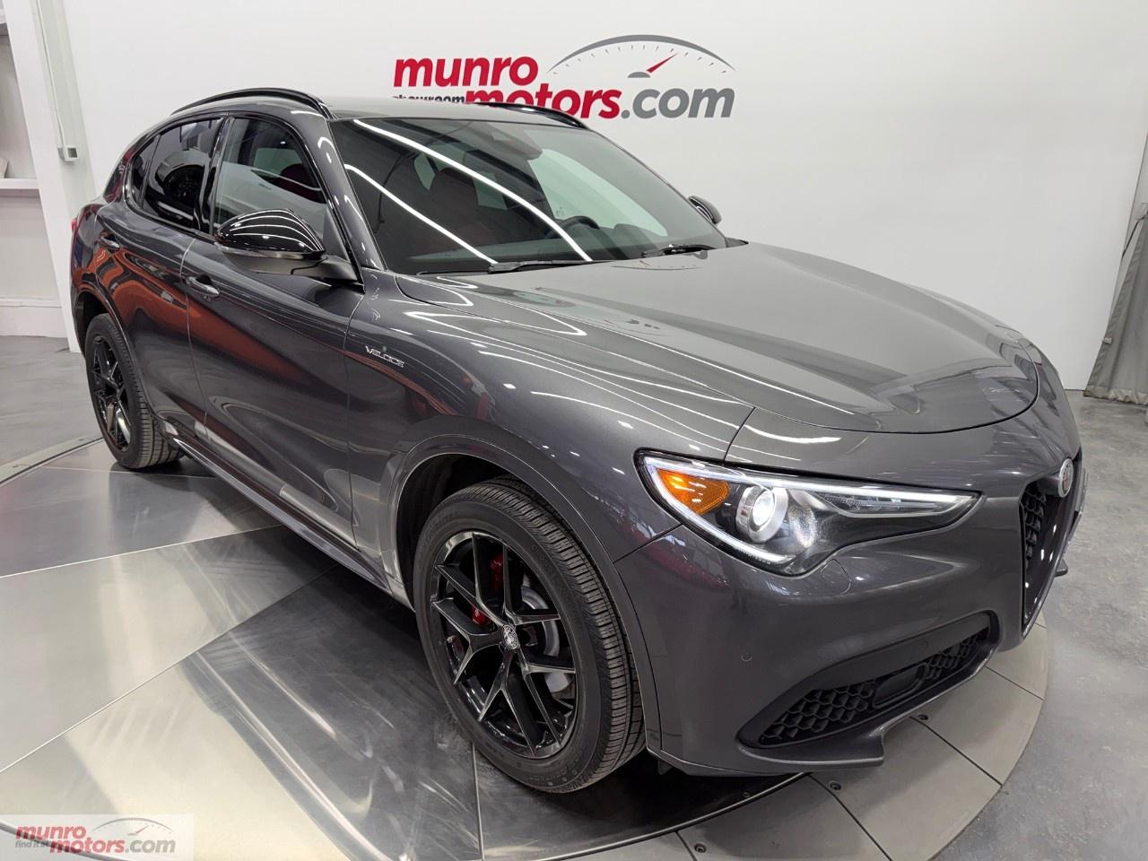 2022 Alfa Romeo Stelvio Veloce AWD Photo0
