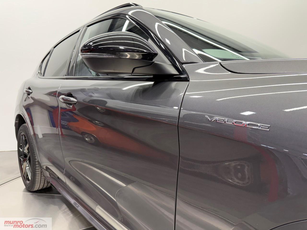 2022 Alfa Romeo Stelvio Veloce AWD Photo