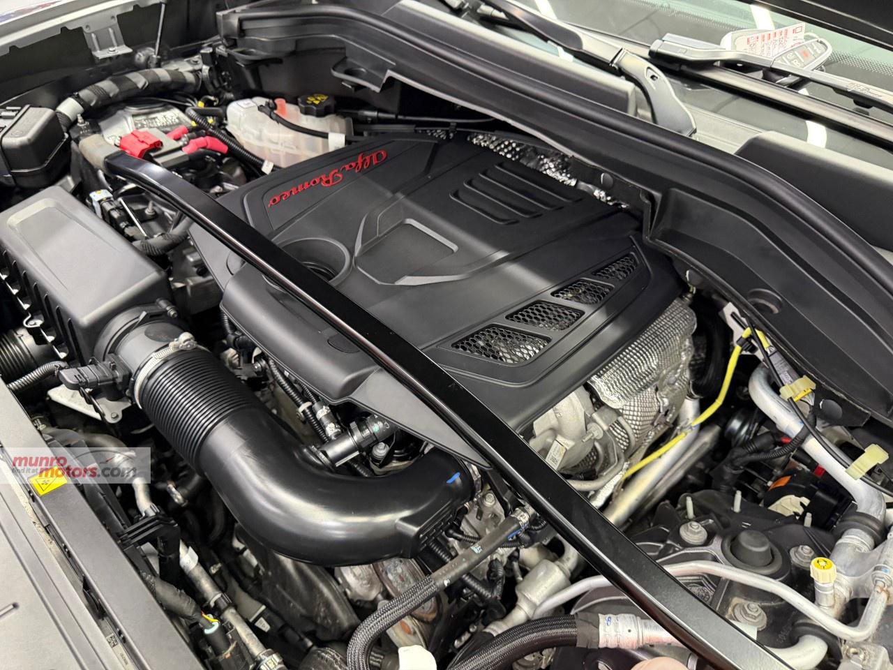 2022 Alfa Romeo Stelvio Veloce AWD Photo