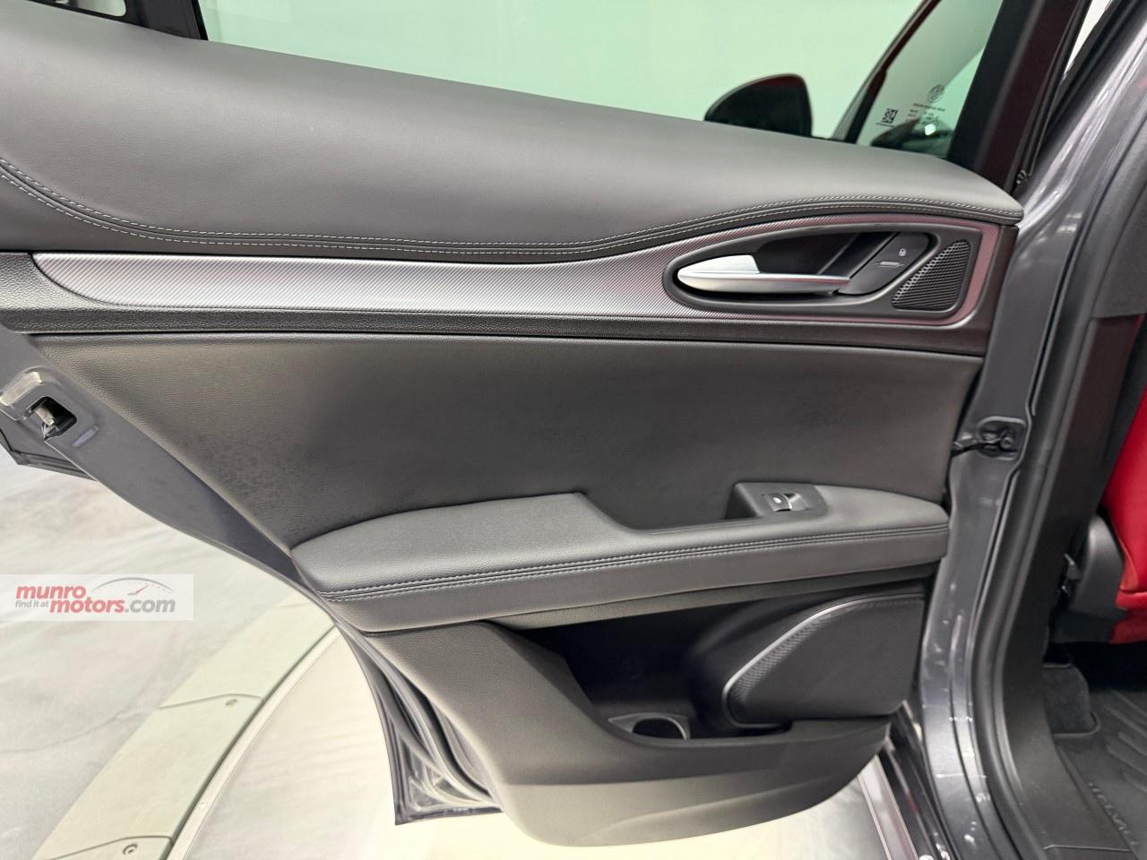 2022 Alfa Romeo Stelvio Veloce AWD Photo