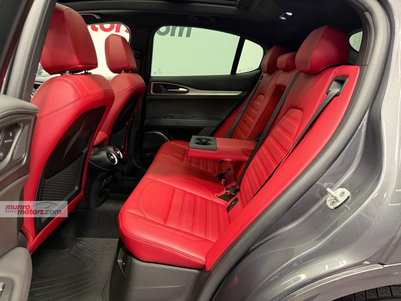 2022 Alfa Romeo Stelvio Veloce AWD Photo