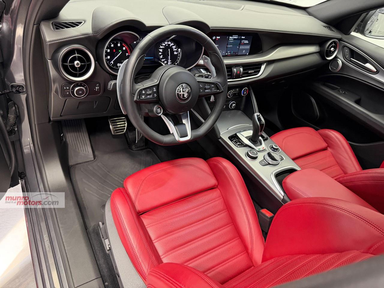 2022 Alfa Romeo Stelvio Veloce AWD Photo