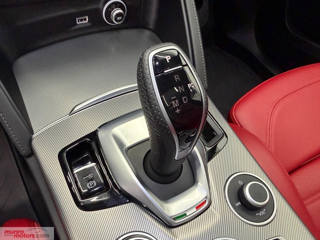 2022 Alfa Romeo Stelvio Veloce AWD Photo