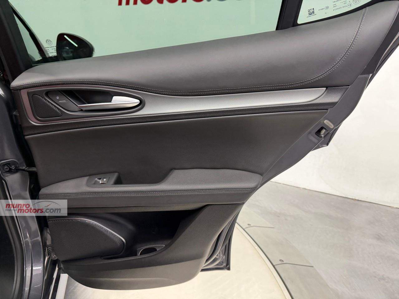 2022 Alfa Romeo Stelvio Veloce AWD Photo