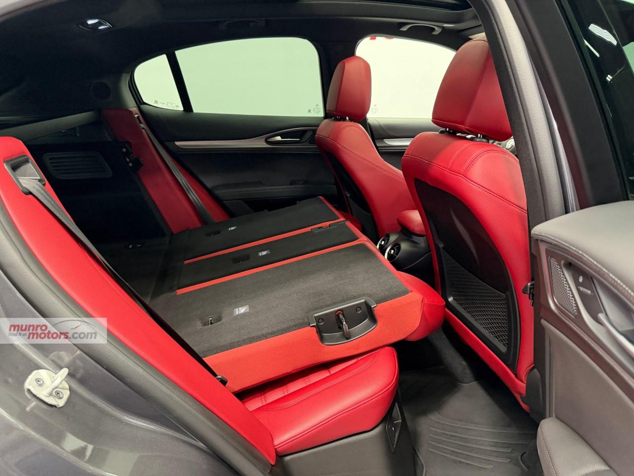 2022 Alfa Romeo Stelvio Veloce AWD Photo