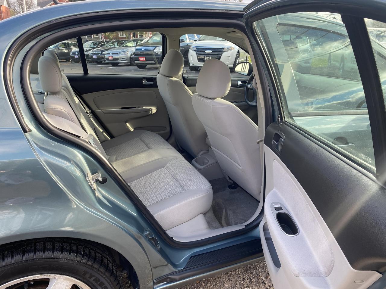 2009 Pontiac G5 Very LOW KM/Gas Saver/Automatic/Sunroof - Photo #10