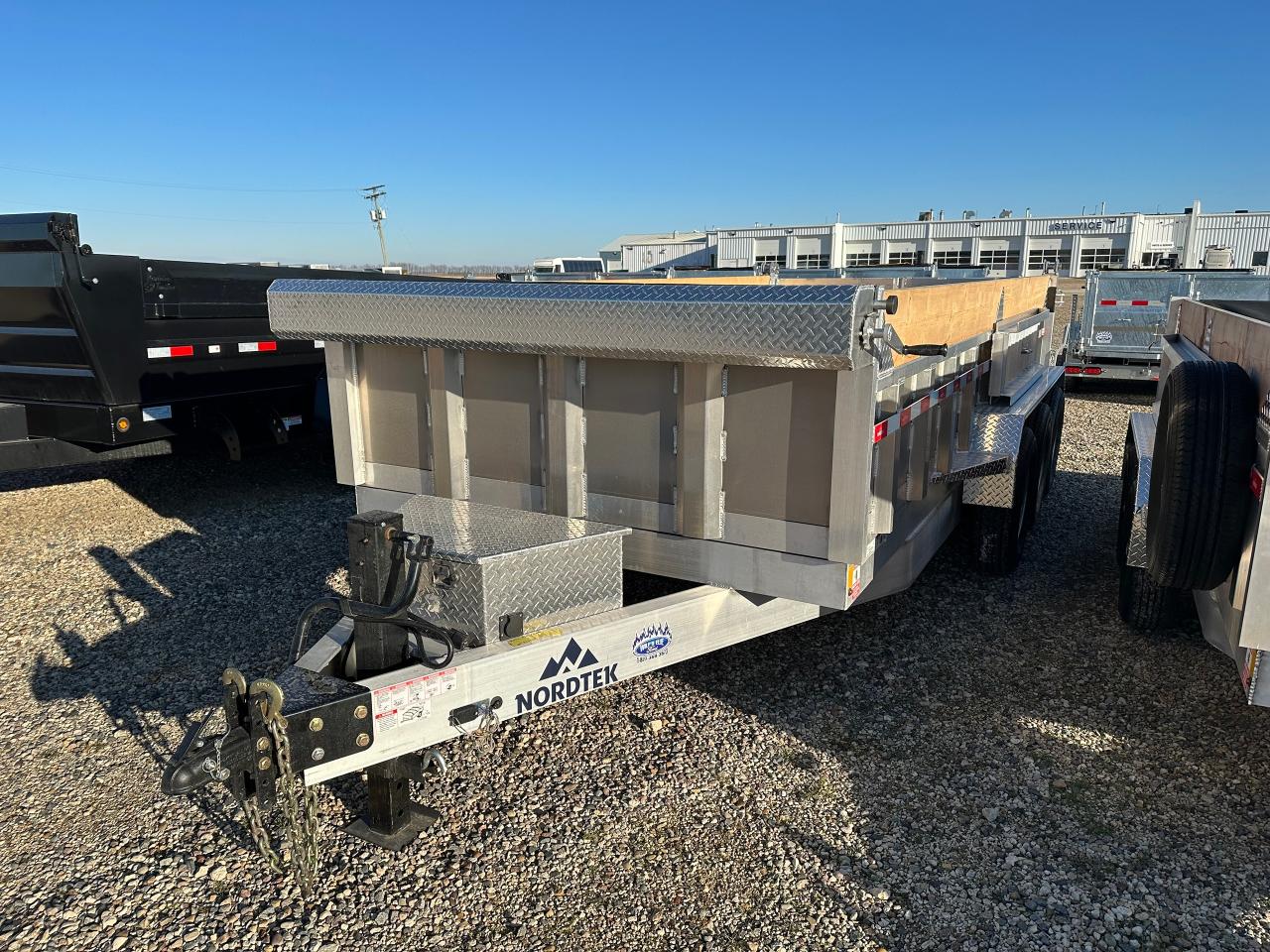 2026 Nordtek Dump Trailer 82" x 16' Nordtek Triple Axle Dump Photo5