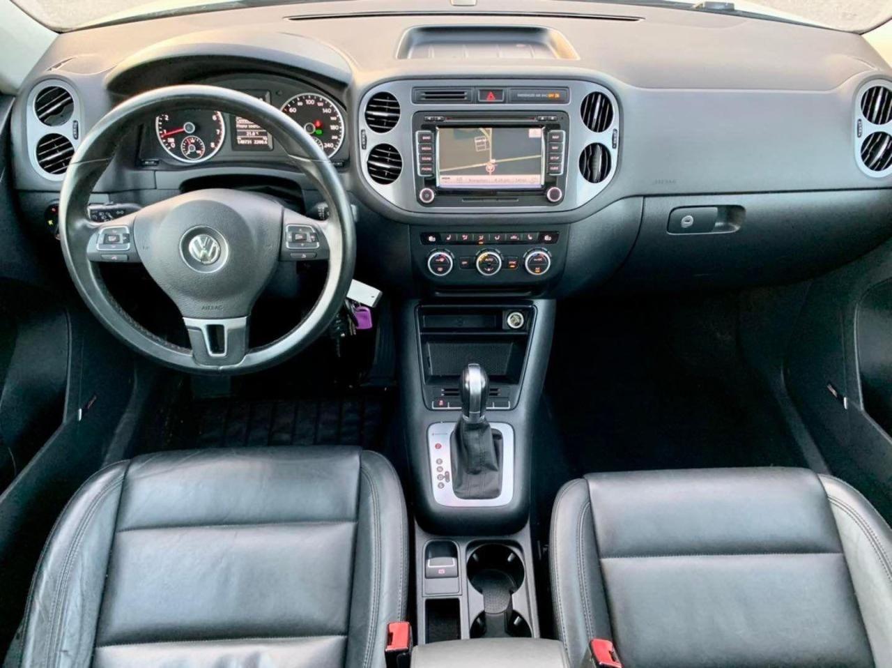 2013 Volkswagen Tiguan LOW KM / PANO ROOF / LEATHER / ALLOYS /HEATED SEAT Photo