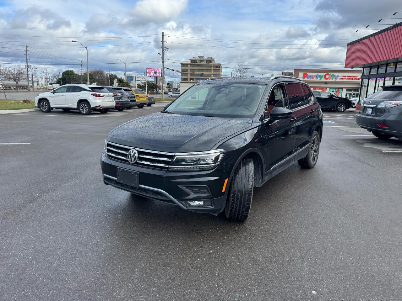 2018 Volkswagen Tiguan HIGHLINE AWD LEATHER PANO/ROOF NAVI B/SPOT CAMERA Photo2