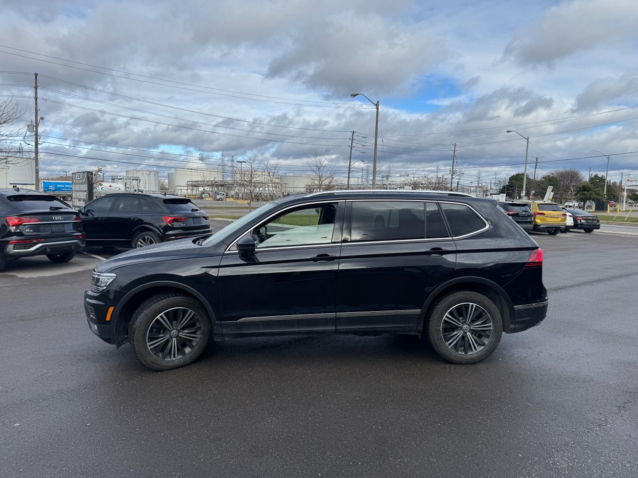 2018 Volkswagen Tiguan HIGHLINE AWD LEATHER PANO/ROOF NAVI B/SPOT CAMERA Photo3