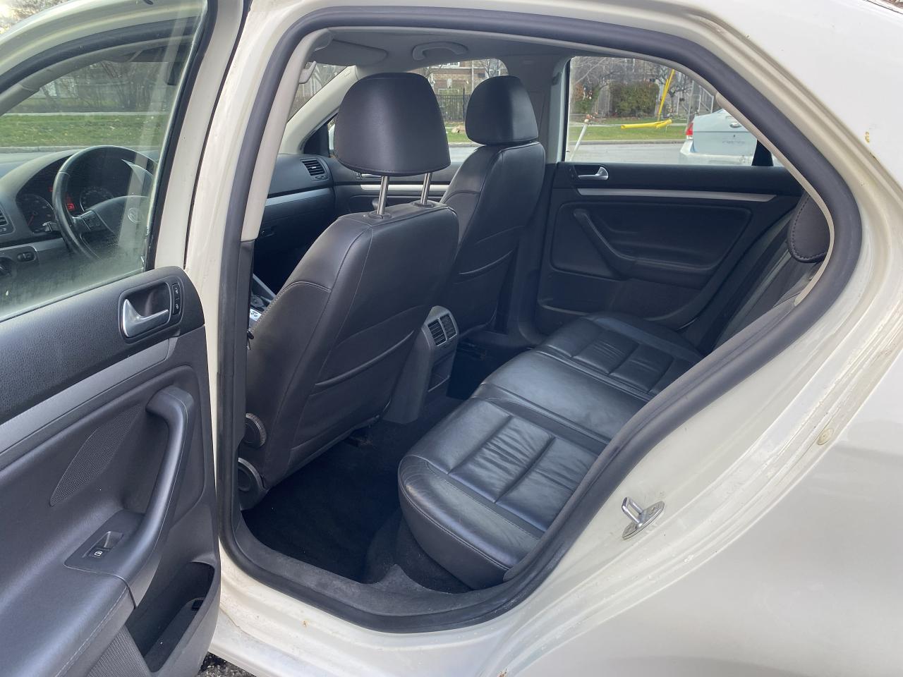 2008 Volkswagen Jetta AS IS Special/Automatic/Leather/Sunroof - Photo #10