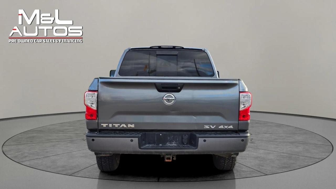 2017 Nissan Titan 4WD Crew Cab SV - Photo #6