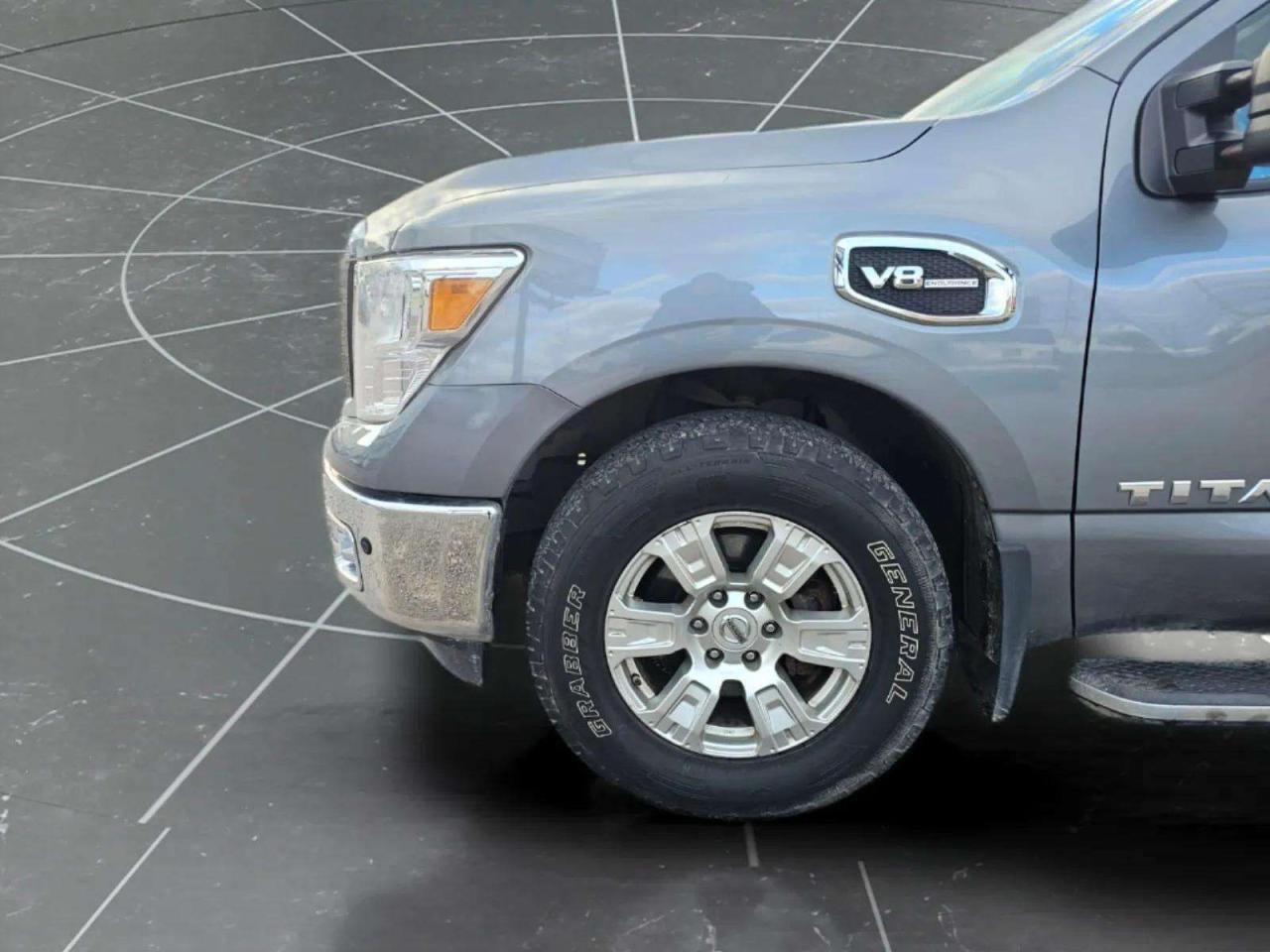 2017 Nissan Titan 4WD Crew Cab SV - Photo #9