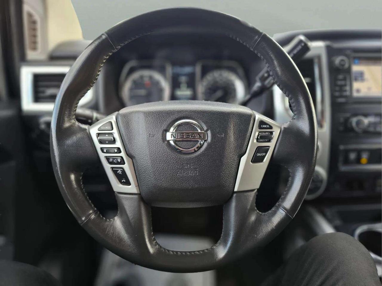 2017 Nissan Titan 4WD Crew Cab SV - Photo #12