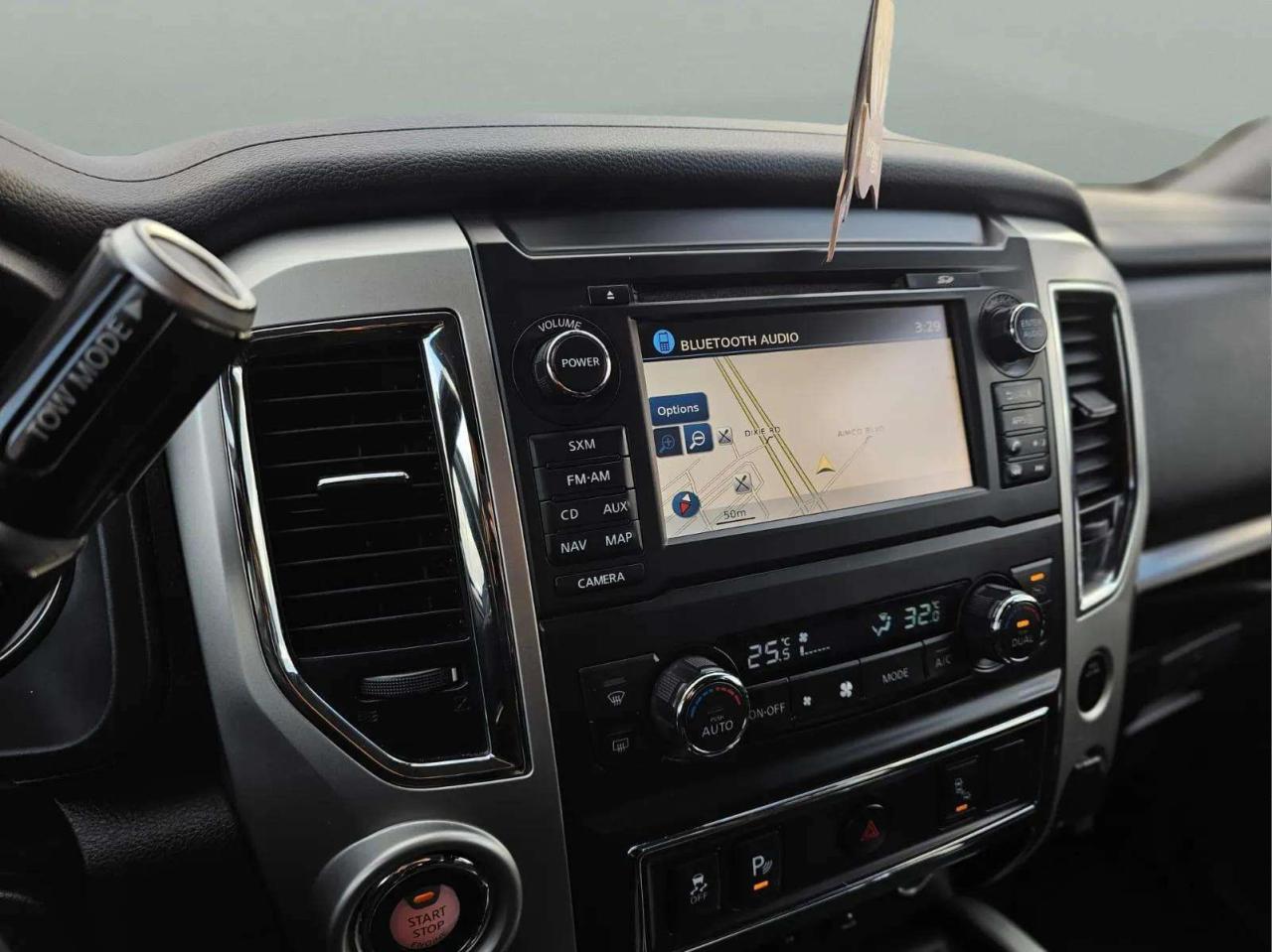 2017 Nissan Titan 4WD Crew Cab SV - Photo #14