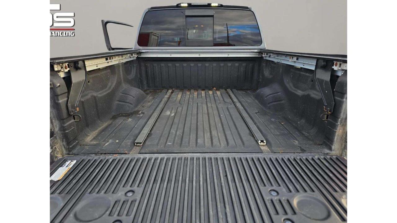 2017 Nissan Titan 4WD Crew Cab SV - Photo #22