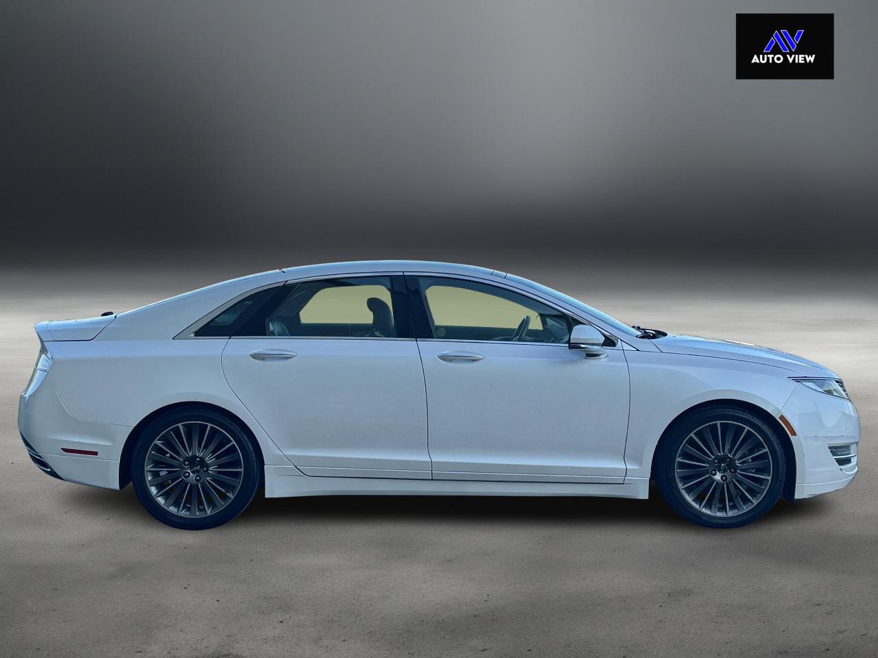 2014 Lincoln MKZ Hybrid **DEALER SERVICED** Photo4