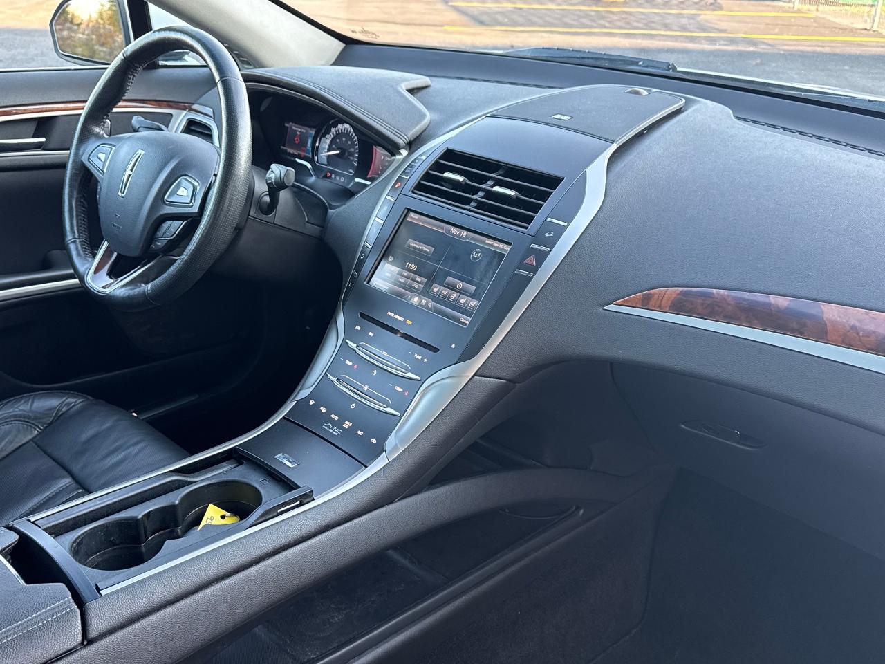 2014 Lincoln MKZ Hybrid **DEALER SERVICED** - Photo #35